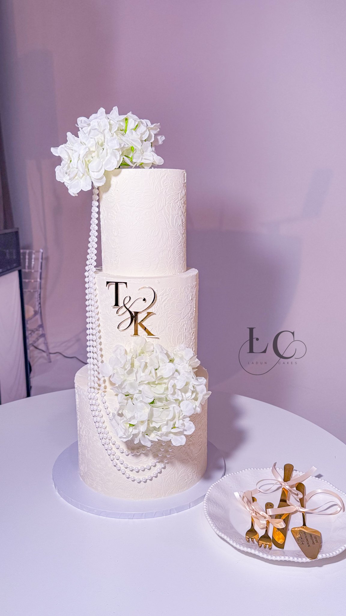 Pearls & white hydrangeas