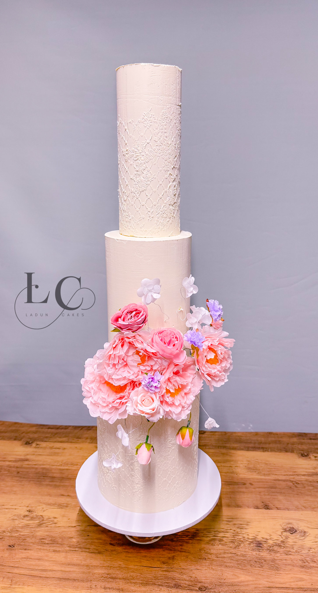 Majeste 5-tier wedding cake